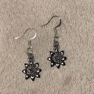 🌻Silver Sunflower Earrings🌻